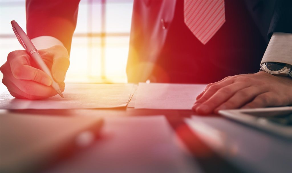 getting your insurance adjuster license